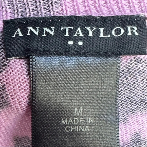 Ann Taylor Pink Leopard print sweater. Size M - Picture 4 of 6